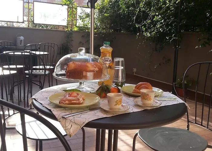 Domus Pio Xi° Bed & Breakfast 2*